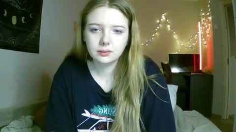 Snapshot of lollylol11 chatting on 17, 1, 2025 Lilly online show from 17, 1, 2025