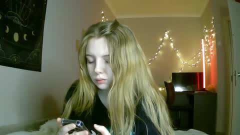 Snapshot of lollylol11 chatting on 18, 1, 2025 Lilly online show from 18, 1, 2025