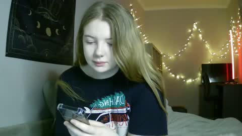 Snapshot of lollylol11 chatting on 19, 1, 2025 Lilly online show from 19, 1, 2025