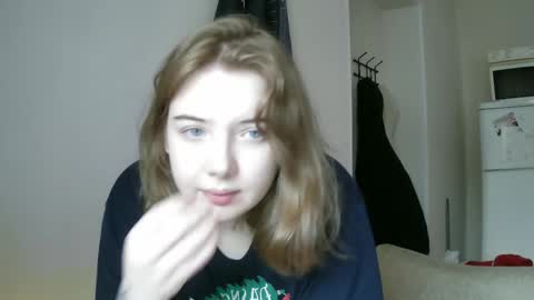 Snapshot of lollylol11 chatting on 11, 2, 2025 Lilly online show from 11, 2, 2025