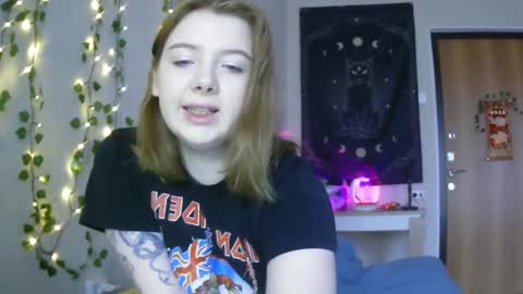 Snapshot of lollylol11 chatting on 2, 3, 2025 Lilly online show from 2, 3, 2025