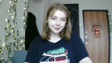 Snapshot of lollylol11 chatting on 4, 3, 2025 Lilly online show from 4, 3, 2025