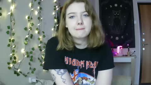 Snapshot of lollylol11 chatting on 6, 3, 2025 Lilly online show from 6, 3, 2025