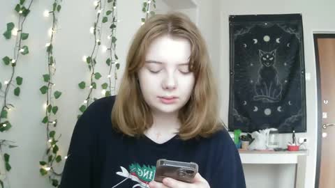 Snapshot of lollylol11 chatting on 7, 3, 2025 Lilly online show from 7, 3, 2025