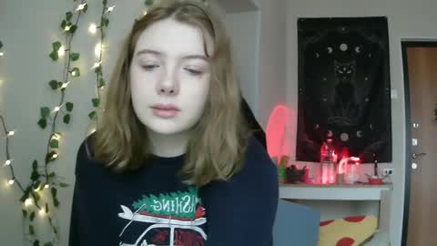 Snapshot of lollylol11 chatting on 8, 3, 2025 Lilly online show from 8, 3, 2025