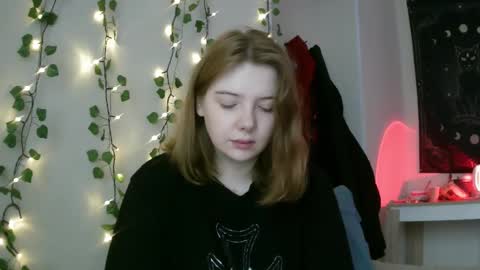 Snapshot of lollylol11 chatting on 11, 3, 2025 Lilly online show from 11, 3, 2025