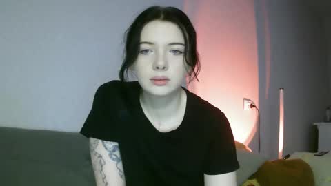 Snapshot of lollylol11 chatting on 13, 11, 2025 Lilly online show from 13, 11, 2025