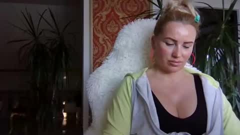 Snapshot of lollyta2023 chatting on 31, 1, 2025 Roxy online show from 31, 1, 2025