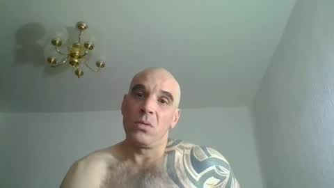Snapshot of lolotatto chatting on 5, 4, 2026 lolotatto online show from 5, 4, 2026