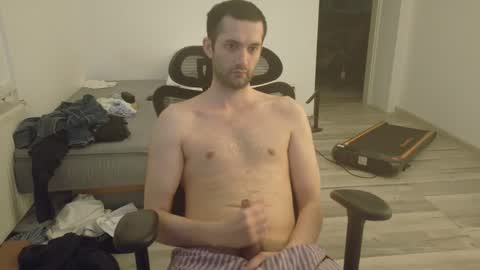 Snapshot of londonboy918070 chatting on 1, 3, 2025 londonboy918070 online show from 1, 3, 2025