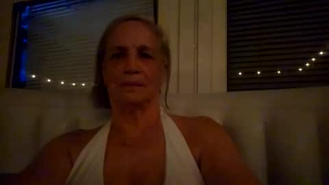 Snapshot of lonelylana1955 chatting on 14, 10, 2025 lonelylana1955 online show from 14, 10, 2025