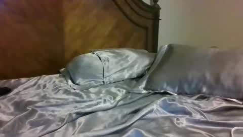 Snapshot of longdsmeag chatting on 8, 11, 2025 longdsmeag online show from 8, 11, 2025