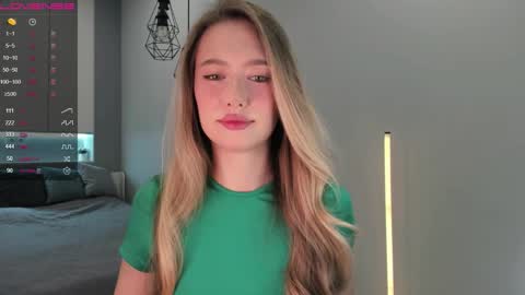 Snapshot of longoriaeva chatting on 5, 12, 2025 Eva online show from 5, 12, 2025