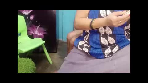 Snapshot of longsexji chatting on 1, 11, 2025 Shy Housewife online show from 1, 11, 2025