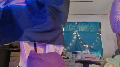 Londoncashmere69  online show from 9, 12, 2024