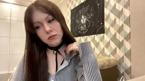 Snapshot of looking_me chatting on 10, 10, 2025 EVA online show from 10, 10, 2025