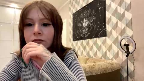 Snapshot of looking_me chatting on 11, 10, 2025 EVA online show from 11, 10, 2025