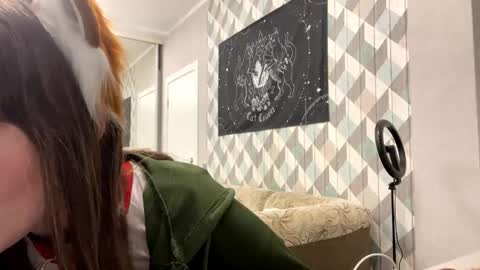 Snapshot of looking_me chatting on 15, 10, 2025 EVA online show from 15, 10, 2025