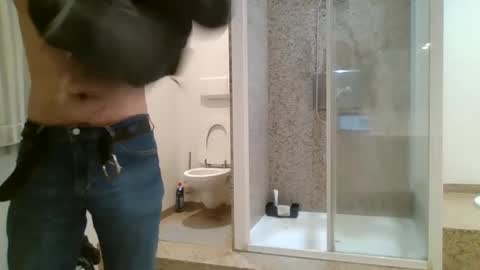 Snapshot of lookingforfun452344 chatting on 2, 1, 2025 Robin online show from 2, 1, 2025