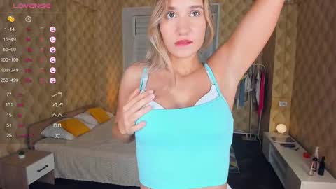 Snapshot of loookat_me chatting on 12, 10, 2025 Jina online show from 12, 10, 2025