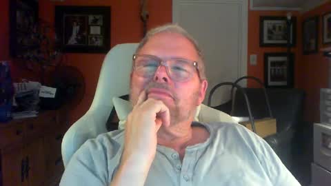 loosegravl online show from 19, 7, 2026