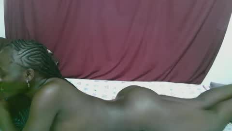 lora_amor online show from 10, 10, 2025