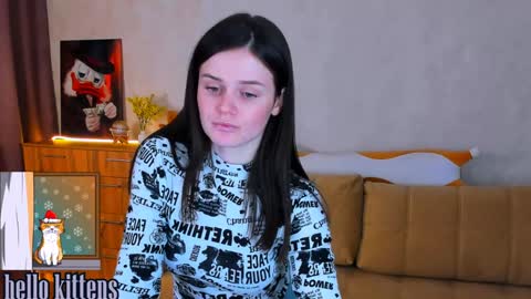 Snapshot of lora_cain chatting on 12, 12, 2024 Lora Cain online show from 12, 12, 2024