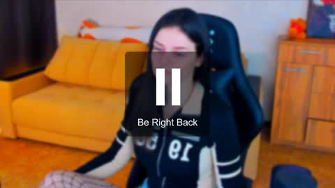 Snapshot of lora_cain chatting on 17, 1, 2025 Lora Cain online show from 17, 1, 2025