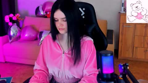 Snapshot of lora_cain chatting on 22, 2, 2025 Lora Cain online show from 22, 2, 2025