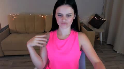 Snapshot of lora_cain chatting on 11, 9, 2025 Lora Cain online show from 11, 9, 2025