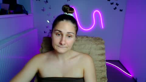 Snapshot of lora_kisses chatting on 26, 6, 2026 Lora online show from 26, 6, 2026