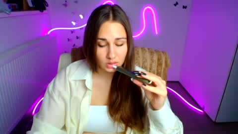 Snapshot of lora_kisses chatting on 15, 7, 2026 Lora online show from 15, 7, 2026