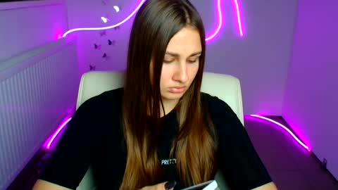 Snapshot of lora_kisses chatting on 24, 7, 2026 Lora online show from 24, 7, 2026