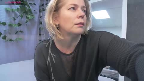 Snapshot of lorabigass chatting on 5, 12, 2025 Lora online show from 5, 12, 2025