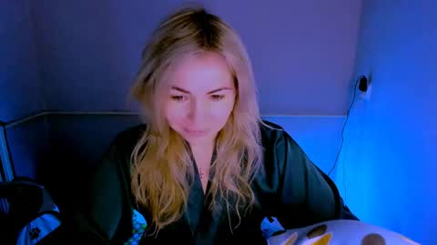 Lora online show from 13, 4, 2026