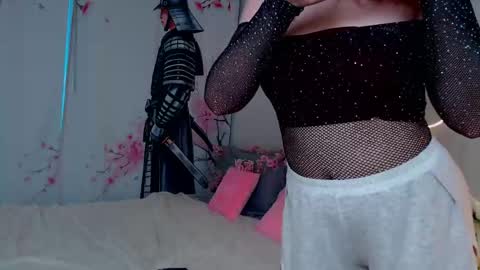 lorafisher online show from 9, 5, 2026