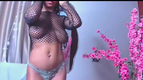 Snapshot of loraforreal chatting on 17, 12, 2025 Blackcat online show from 17, 12, 2025