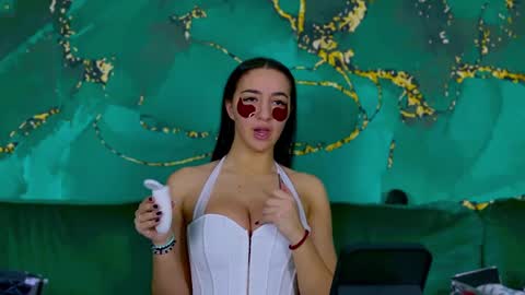 Miss online show from 19, 1, 2025