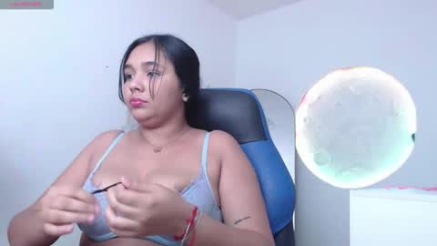 Snapshot of loreaniss chatting on 8, 2, 2026 loreanis online show from 8, 2, 2026