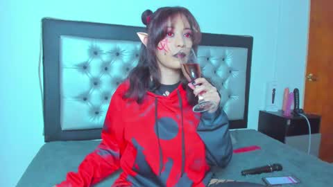 Snapshot of loredepp chatting on 7, 3, 2025 Lore Depp online show from 7, 3, 2025