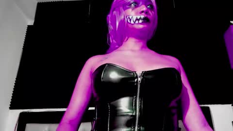 Snapshot of loredepp chatting on 17, 10, 2025 Lore Depp online show from 17, 10, 2025