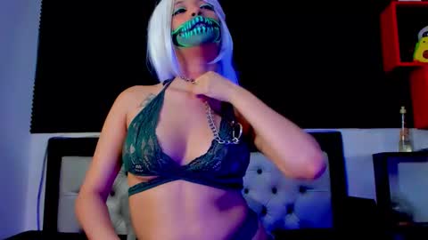 Snapshot of loredepp chatting on 25, 10, 2025 Lore Depp online show from 25, 10, 2025