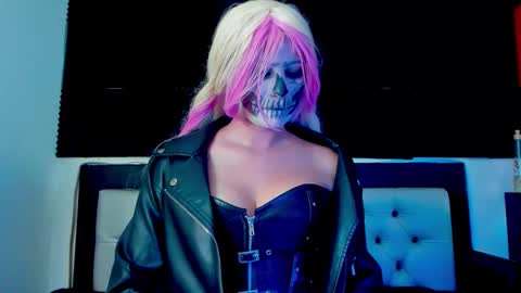 Snapshot of loredepp chatting on 31, 10, 2025 Lore Depp online show from 31, 10, 2025