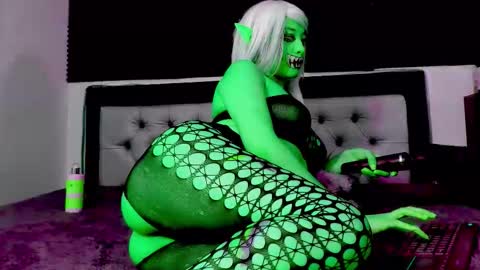 Snapshot of loredepp chatting on 4, 11, 2025 Lore Depp online show from 4, 11, 2025