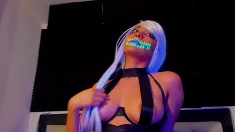 Snapshot of loredepp chatting on 4, 12, 2025 Lore Depp online show from 4, 12, 2025