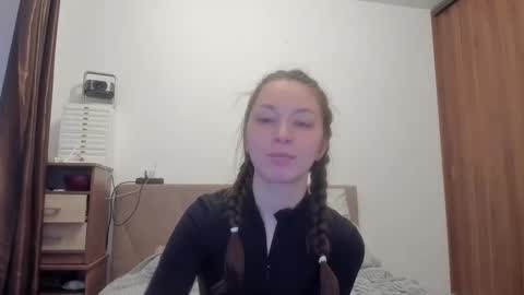 Lorelea cute online show from 2, 3, 2026