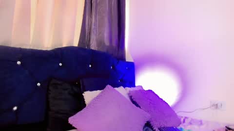 lesly lorena online show from 25, 5, 2026