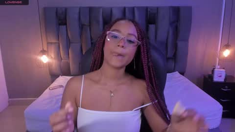 Lorena Vieira  online show from 27, 2, 2025