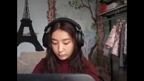 Snapshot of lorenelanosa chatting on 4, 12, 2025 Sofia online show from 4, 12, 2025