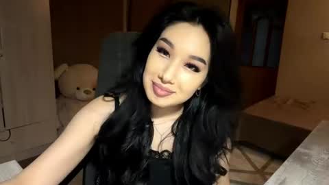 Snapshot of loreneoertel chatting on 9, 6, 2026 Kira online show from 9, 6, 2026